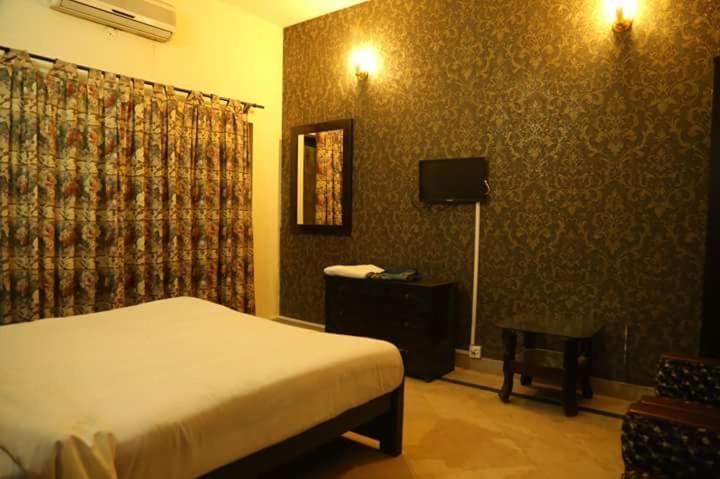 Hotel Sweet Inn Lahore Extérieur photo