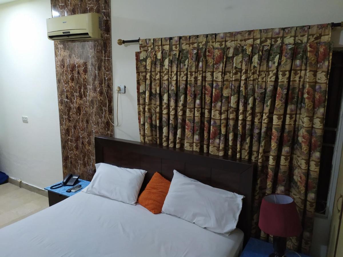 Hotel Sweet Inn Lahore Extérieur photo